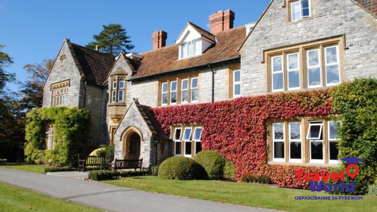 Millfield English Language Holiday Courses (Сомерсет-Брутон) 